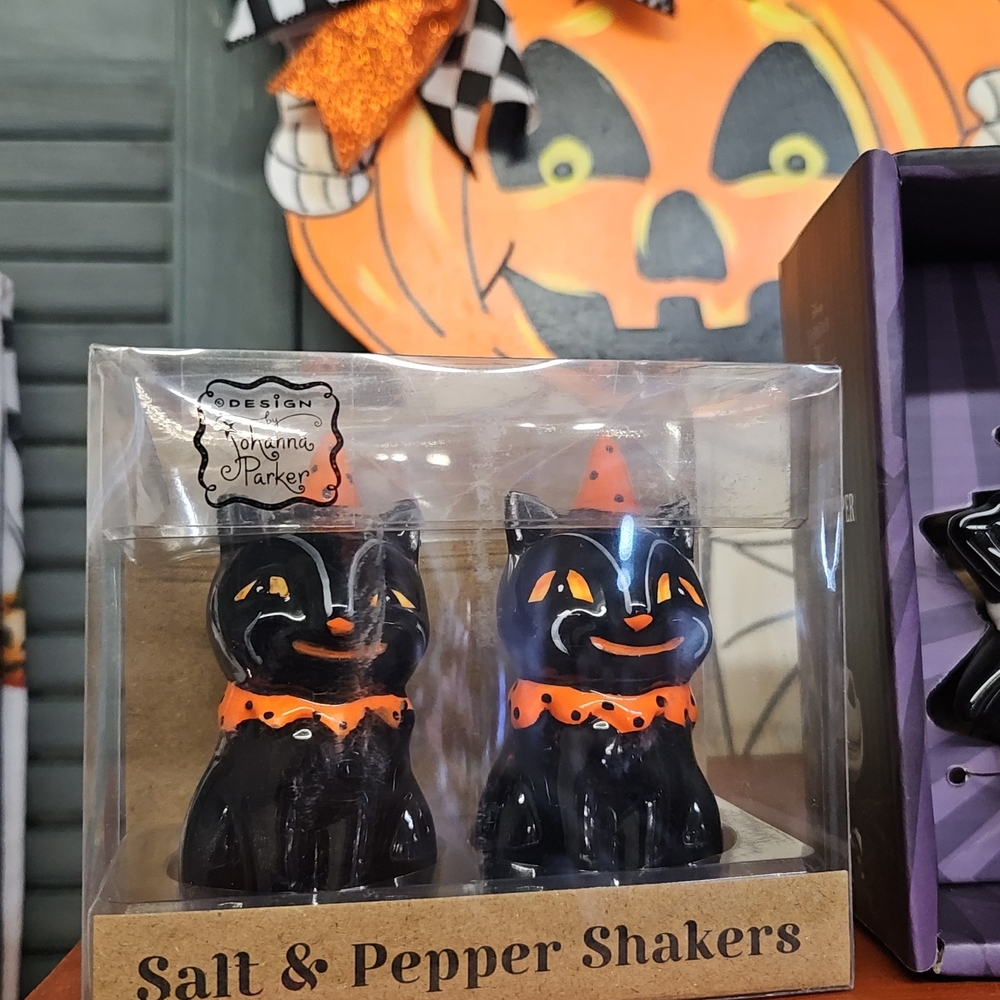 Joanna Parker Black Cat Salt & Pepper Shakers